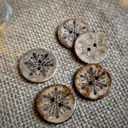 guzik kokosowy snieżynka samaseuszyj.jpg