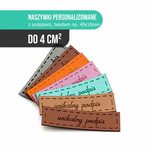 Naszywki personalizowane z ekoskóry z podpisem, tekstem prostą grafiką.webp